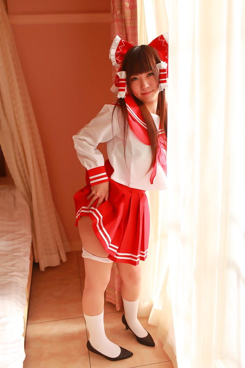 [Cosplay] Reimu Hakurei with dildo and toys - Touhou Project Cosplay
